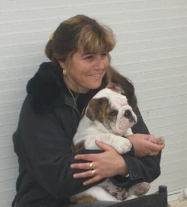Rosa mari con Rocco bulldog cachorro